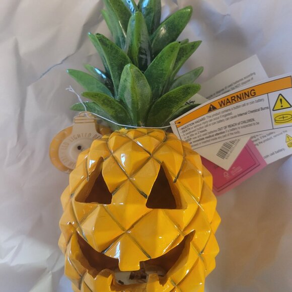 Summerween light up pineapple - Picture 3 of 3